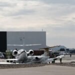 अमेरिकी चर्चित गायकको निजी विमान एयरपाेर्टमै दुर्घटना, १ जनाको मृत्यु america-songer-vins-plane-cras-768×384