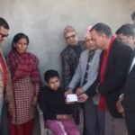 गुल्मीमा अशक्तलाई घरमै पुगेर नागरिकता प्रदान गरिदैं gharmai-nagarikta-pcc-(2)